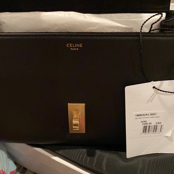 Celine TEEN SOFT 16 IN SMOOTH CALFSKIN
BLACK - Picture 10 of 10